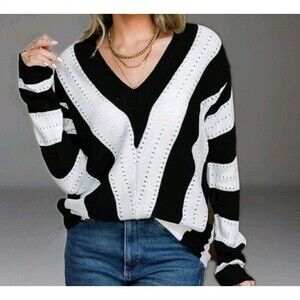 UMGEE Sweater Womens Small  Colorblock Pointelle Knit Top Oversize B &W Pullover